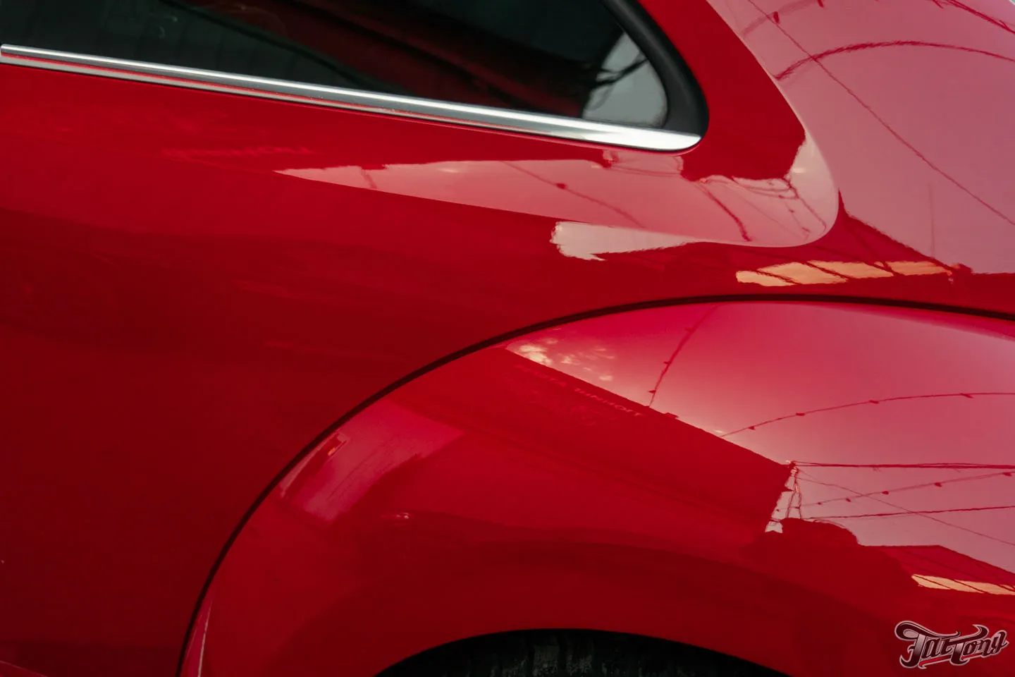 Кузовной ремонт Volkswagen Beetle. Как происходит подбор красного цвета?